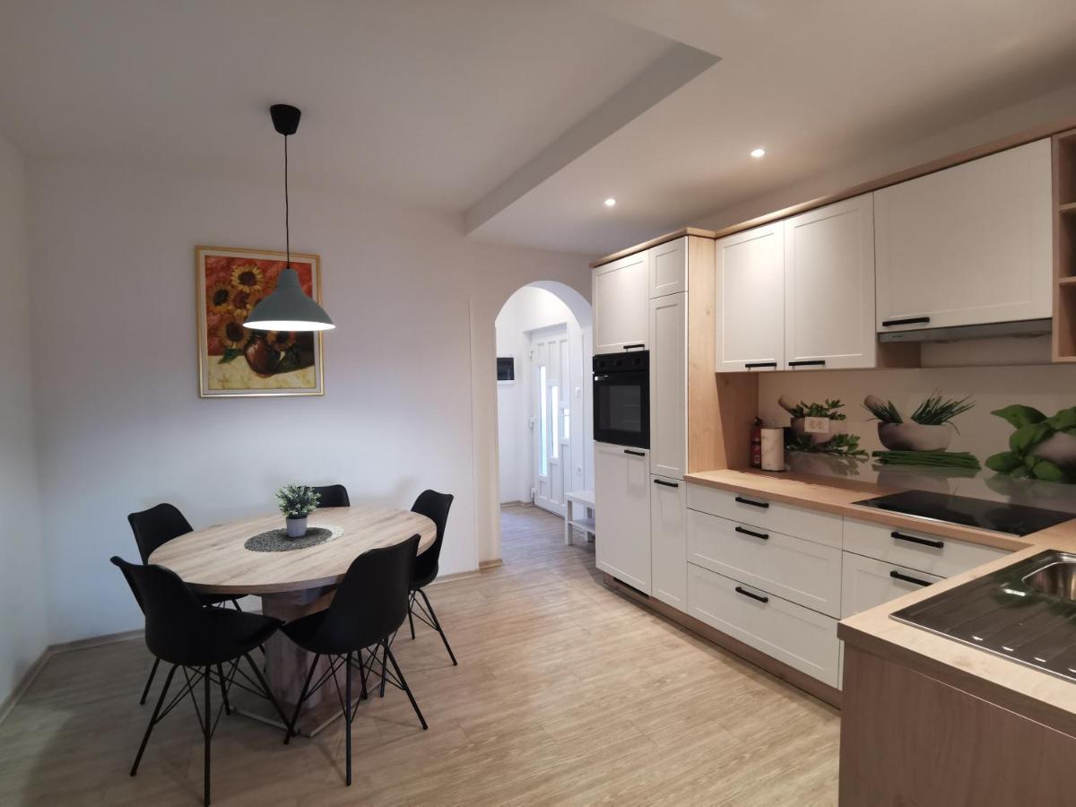 Apartmaji Vila Antonia 포르토로즈 외부 사진
